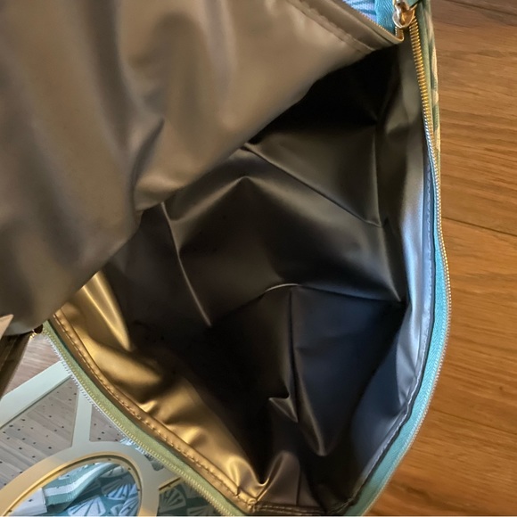 NWT Victoria Secret cooler travel tote - Picture 4 of 4